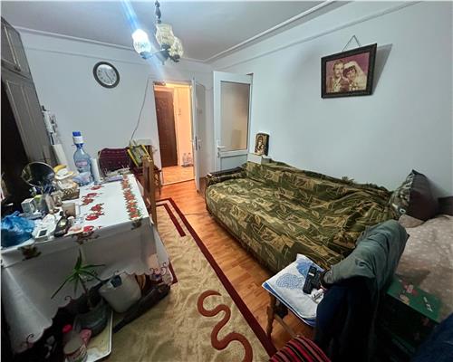 APARTAMENT 2 CAMERE, ETAJ INTERMEDIAR, PODU ROS