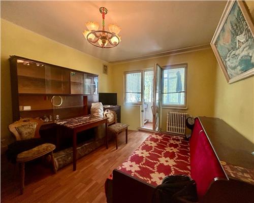 APARTAMENT CU 3 CAMERE DE VANZARE, ETAJ INTERMEDIAR, ZIMBRU