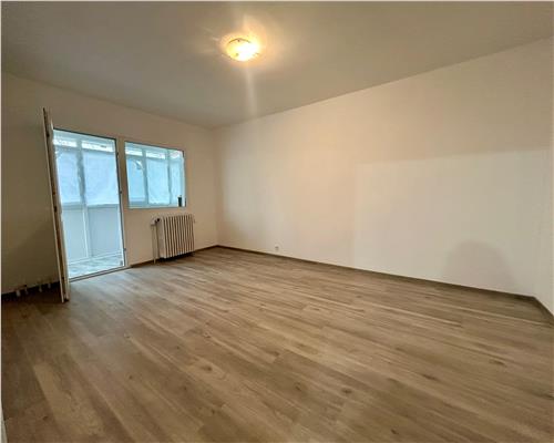 APARTAMENT DE VANZARE CU 2 CAMERE, RENOVAT COMPLET, CENTRAL