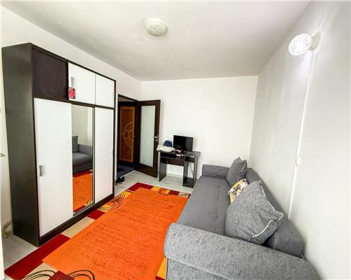 Garsoniera de inchiriat, balcon, prima inchiriere, zona Tatarasi Iasi