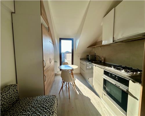 APARTAMENT DE INCHIRIAT CU 2 CAMERE, CENTRALA TERMICA PROPRIE, AER CONDITIONAT, ZONA CENTRALA
