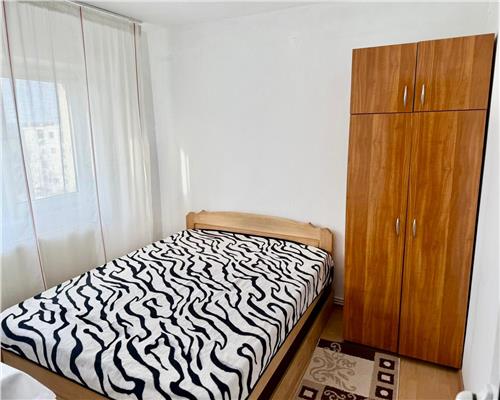 Apartament cu 3 camere de inchiriat, decomandat, zona Dacia Iasi