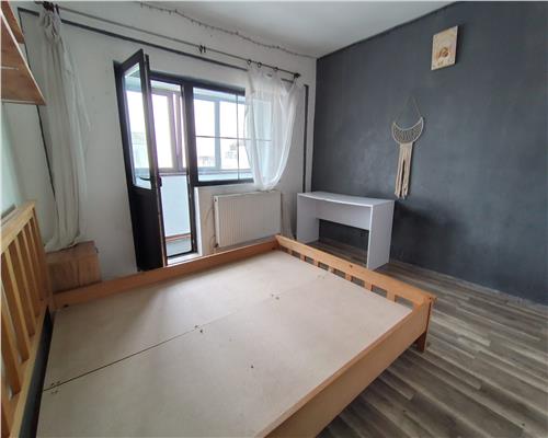 Apartament cu 4 camere de vanzare, 92 mp, 2 bai, zona Dacia Iasi